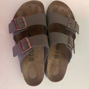 Like New Birkenstock Women's Arizona Footbed Sandal Size 41